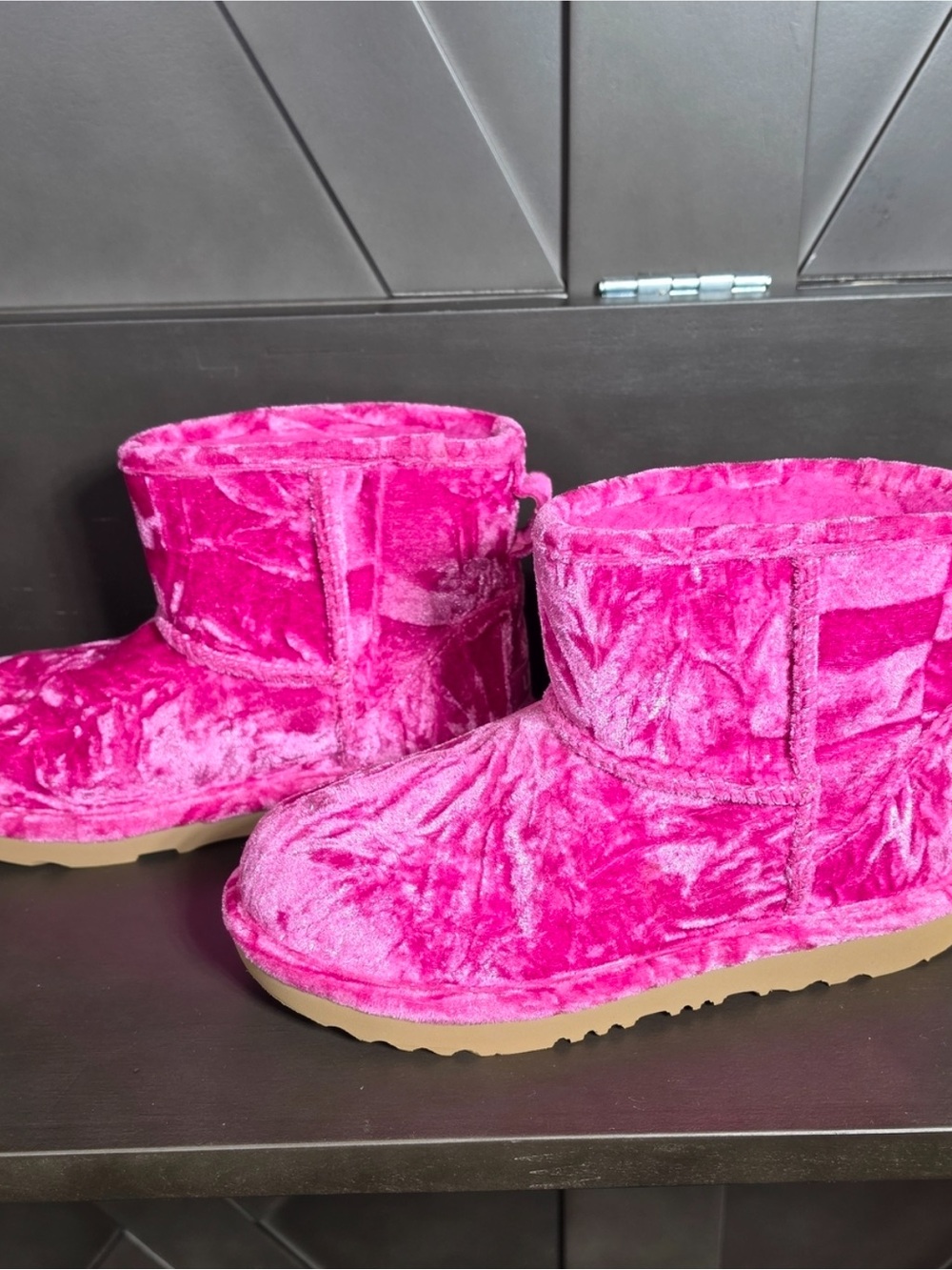 UGG Classic Mini I Velvet boots hot pink short pull on boots Sz 3